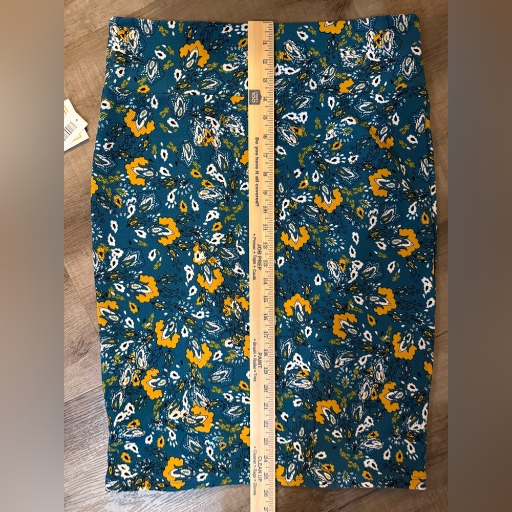 LuLaRoe Cassie Pencil Skirt Size XL ππππ - Picture 9 of 10